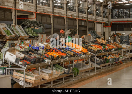 Sala Mercato 'Mercado', Avenida 24 de Julho da Ribeira, Lisbona, Portogallo, Markthalle 'Mercado da Ribeira', Avenida 24 de Julho, Lisbona Foto Stock