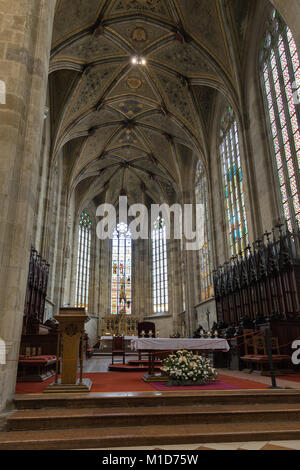 BRATISLAVA, Slovacchia - 25 settembre 2017: Interno del San Martin's Cathedral. San Martin's Cathedral è la cattedrale cattolica romana Archd Foto Stock