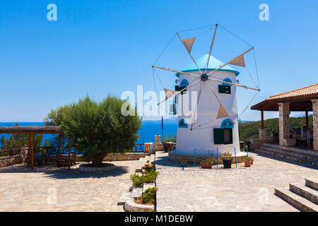 Vecchio Mulino in Agios Nikolaos vicino grotte blu in Zacinto (Zante) isola in Grecia Foto Stock