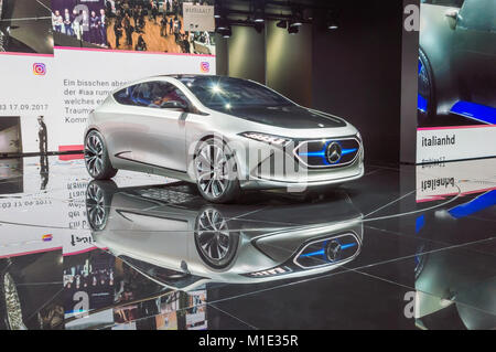 Francoforte, Germania - Sep 17, 2017: Mercedes-Benz concetto EQA - auto elettrica a International Motor Show Foto Stock