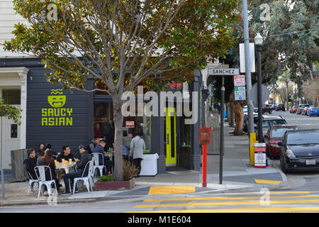 Scene di strada a Noe Valley, San Francisco CA Foto Stock