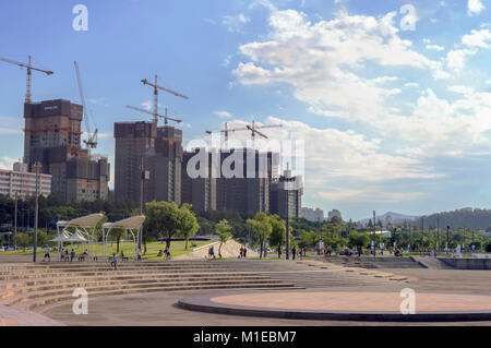 SEOUL, Corea del sud ,12 SETTEMBRE 2015:la costruzione dell'edificio vicino al fiume Han park a Seul Foto Stock