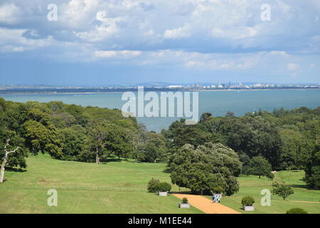 Vista in agosto da Osborne House, Queen Victoria'S RESIDENCE IN EAST COWES, Isle of Wight, Regno Unito Foto Stock