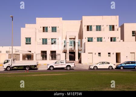 Villa contemporanea con pietra naturale - Rivestimento girato da Dubai Foto Stock