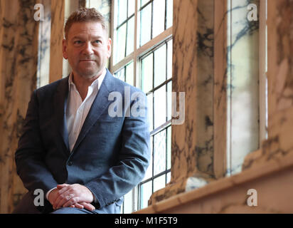 Sir Kenneth Branagh a Belfast City Hall. Il Belfast-nato stella dello stadio e lo schermo diventerà un cittadino onorario della città in un evento ufficiale all'Ulster Hall. Foto Stock