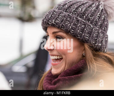 Stoccolma, Svezia. 30 gennaio, 2018. Il principe William e Catherine Duchessa di Cambridge visitando una pista di pattinaggio su ghiaccio a Stoccolma per imparare circa bandy. Per Grunditz/Alamy Live News Foto Stock