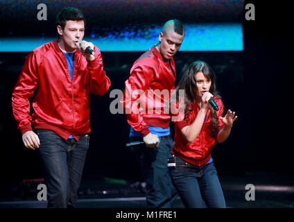 ***FILE FOTO*** MARK SALLING MORTI DI apparente suicidio Cory Monteith, Mark Salling e Lea Michele in esecuzione al Glee Concert Tour. Amphitheatre di Gibson in città universale a piedi in Los Angeles, California. Maggio 20, 2010.Credit: Dennis Van Tine/MediaPunch Foto Stock