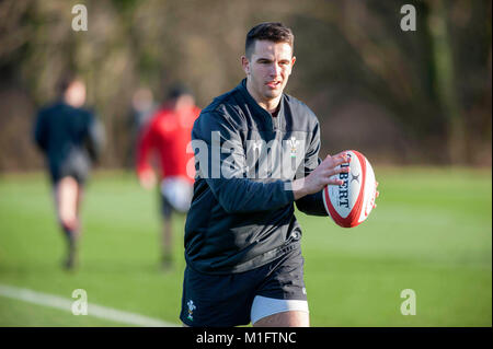 Cardiff, Regno Unito. 30 gen, 2018. Owen Watkin durante il rugby gallese di formazione presso il Vale Hotel campi di gioco in Hensol, vicino a Cardiff oggi davanti a loro apertura Natwest Sei Nazioni fixture con la Scozia durante il fine settimana. Credito: Phil Rees/Alamy Live News Foto Stock