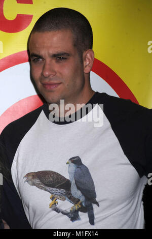 PARAMUS, NJ - novembre 04: attore Mark Salling assiste il cast di 'Glee' di firmare le copie di 'Glee: la musica Vol. 1' a Best Buy il 4 novembre 2009 a Paramus, New Jersey Persone: Mark Salling Foto Stock
