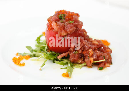 Tartare di tonno con pomodoro Foto Stock