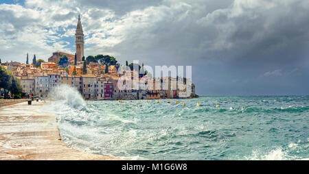 Vista panoramica della città vecchia di Rovinj. Croazia, Istria, Europa Foto Stock