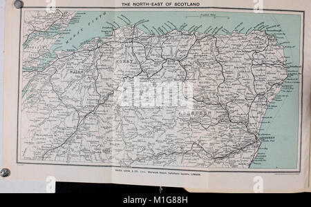 Un pittorica e guida descrittiva a Aberdeen, Deeside, Donside, Strathspey, Cruden Bay, Huntly, Banff, Elgin, etc (1914) (14782304775) Foto Stock