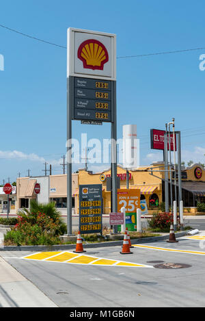 Garage della shell e il piazzale antistante segno, Los Angeles Foto Stock