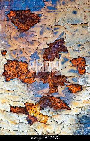 La pelatura della vernice sul vecchio edificio a Detroit, Michigan Foto Stock