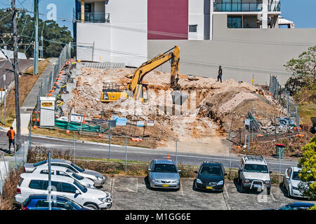 Gosford, Australia - 11 settembre. 2017: Scavo progressi su un blocco di nuove unità abitative in costruzione a 47 Beane San New South Wales, Australi Foto Stock