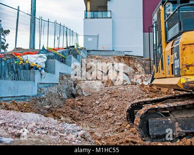 Gosford, Australia - 4 settembre. 2017: Scavo progressi su un blocco di nuove unità abitative in costruzione a 47 Beane San New South Wales, Australi Foto Stock