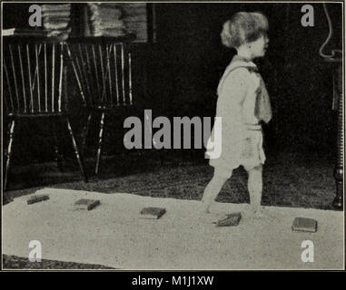 Un manuale di esercizi terapeutici e massaggi, progettato per l'uso di medici, studenti e massaggiatori (1917) (14597748638) Foto Stock