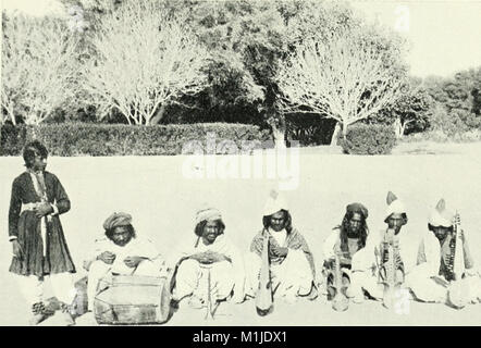 Attraverso ambita terreni - o un viaggio da Flushing (Olanda) a Calcutta, overland (1903) (14594941679) Foto Stock