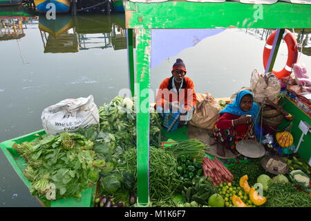 Mercato galleggiante in Kolkata Foto Stock