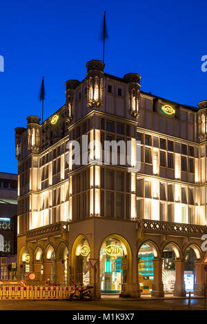 Germania, Colonia, il 4711 casa in Glockengasse, casa ancestrale della fabbrica di profumo Muelhens. Deutschland, Koeln, das 4711-Haus in der Glocke Foto Stock