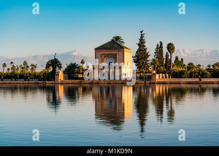 Padiglione saadiane,Giardini Menara e Atlas in Marrakech, Marocco, Africa. Foto Stock