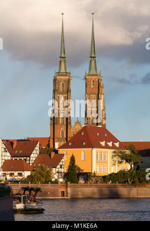 Wroclaw Breslavia, Dom Kathedrale San Johannes der Täufer, Blick von Westen auf die Dominsel Foto Stock