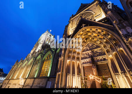 Tongeren Basilica di notte. Tongeren, la Vallonia, Belgio. Foto Stock