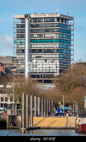 Il 1973 Colston Tower nel centro città di Bristol REGNO UNITO chiamato dopo il ugualmente venerata filantropo e vituperato merchant commerciante slave Edward Colston Foto Stock