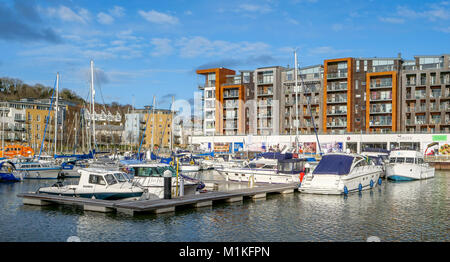 Vivace marina e harbourside appartamenti in Portishead Somerset REGNO UNITO - uno dei più rapida crescita città del paese Foto Stock