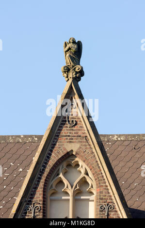 Krefeld-Hüls, Katholische Pfarrkirche San Cyriakus, Südgiebel Foto Stock