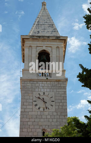 Campanile di una chiesa in isola di Prvic, Croazia Foto Stock