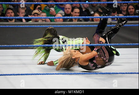 Philadelphia, PA, Stati Uniti d'America. 30 gen, 2018. Natalya versus Glow corrispondono alla Wells Fargo Center di Philadelphia, Pa su gennaio 30, 2018 Credit: Star Shooter/media/punzone Alamy Live News Foto Stock