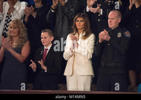 Washington DC, Gennaio 30, 2018 USA:presidente Donald Trump J dà il suo primo membro dell' Unione europea di entrambe le case del Congresso a Washington DC. La First Lady Melania Trump frequentato il discorso. Patsy Lynch/MediaPunch Foto Stock