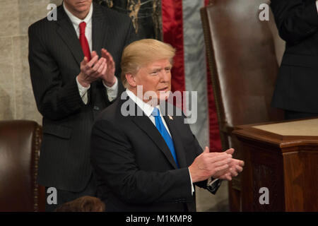 Washington, Stati Uniti d'America. 30 gen, 2018. Presidente Donald Trump J dà il suo primo membro dell' Unione europea di entrambe le case del Congresso a Washington DC. Credito: Patsy Lynch/Alamy Live News Foto Stock