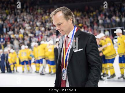 Koeln, Deutschland. 21 Maggio, 2017. Pullman Jon COOPER (possibile) con der Silbermedaille, deluso, Finale, Kanada (CAN) - Schweden (SWE) 2: 1 n.P., am 21.05.2017 in Koeln. IIHF Eishockey-Weltmeisterschaft 2017 in Koeln/ Germania - Parigi/ Frankreich vom 05.05. - 21.05.2017 |utilizzo del credito in tutto il mondo: dpa/Alamy Live News Foto Stock