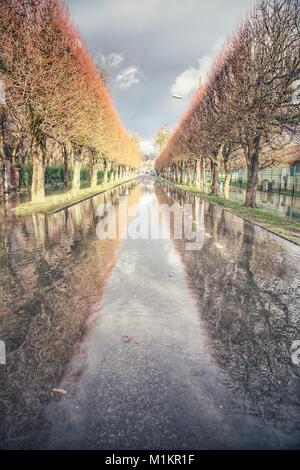 Sandrine Huet / Le Pictorium - Il fiume Senna inondazioni Gennaio 2018 - 26/01/2018 - Francia / Ile-de-France (Regione) / Soisy sur seine - Soisy sur seine village, Essonne. Il fiume Senna acqua crested tra il 25 gennaio e 29th. Molte case hanno dovuto essere evacuati a causa dell'alluvione. Il fiume ha raggiunto il suo punto più alto a Corbeil Essonne durante la notte del 28 gennaio e 29 ad un livello di 4,56 m, leggermente al di sotto del livello dell'alluvione in giugno 2016 Foto Stock