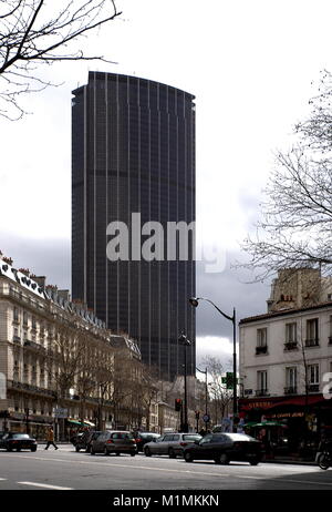 AJAXNETPHOTO. 29marzo, 2006. Parigi, Francia. - Torre di Montparnasse - foto:JONATHAN EASTLAND/AJAX REF: R62903 146 2 Foto Stock