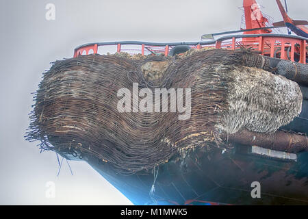 Specifiche di poppa iceboat. Icebreaker ha spaccato di poppa che si inserisce il naso del vaso durante il rompighiaccio, sistema fendering Foto Stock