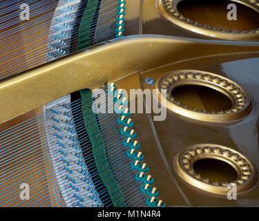 Abstract guardare all'interno di un bechstein pianoforte Foto Stock