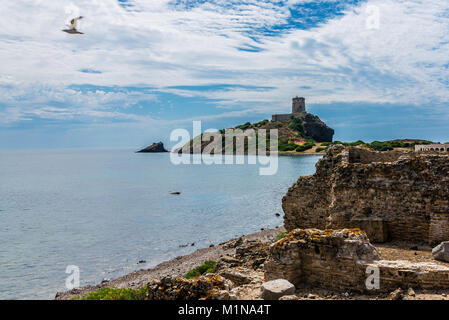 Antica torre di Nora in Sardegna Foto Stock