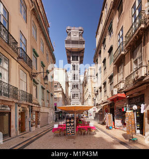 Elevador de Santa Justa (Santa Justa Elevator), Baixa, Lisbona, Portogallo, Europa Foto Stock