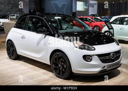 Bruxelles - Jan 10, 2018: Adam Opel economic city car illustrato a Bruxelles Motor Show. Foto Stock