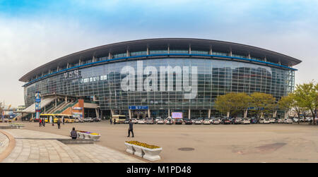 BUSAN, COREA DEL SUD - 31 Marzo 2016 : Tourist di Busan stazione ferroviaria, Seoul, Corea del Sud Foto Stock