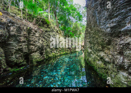 Blue River in Xcaret, Messico Foto Stock