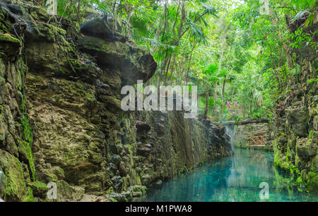 Blue River in Xcaret, Messico Foto Stock