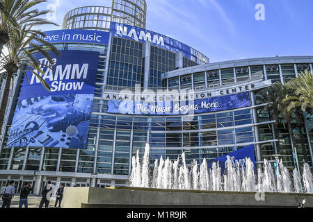 Anaheim, CA, Stati Uniti d'America. 25 gennaio, 2018. L'annuale 2018 NAMM Show, il global business convenzione per l'industria musicale presso il Centro Congressi di Anaheim, California USA Credito: Dave Safley/ZUMA filo/Alamy Live News Foto Stock