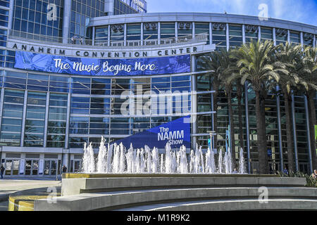 Anaheim, CA, Stati Uniti d'America. 25 gennaio, 2018. L'annuale 2018 NAMM Show, il global business convenzione per l'industria musicale presso il Centro Congressi di Anaheim, California USA Credito: Dave Safley/ZUMA filo/Alamy Live News Foto Stock