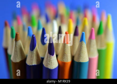 Ancora la vita di una collezione di matite colorate Foto stock - Alamy