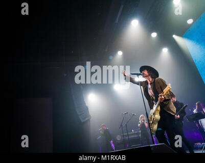 Norvegia, Bergen - 24 giugno 2017. Il cantante svedese, musicista e cantautore Håkan Hellström esegue un concerto dal vivo al Grieghallen di Bergen. (Photo credit: Gonzales foto - Jarle H. Moe). Foto Stock