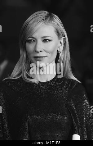 Londra - Ott 14, 2015: ( Immagine Altered digitalmente a monocromatica ) Cate Blanchett assiste la Carol premiere, 59th BFI London Film Festival a Londra Foto Stock